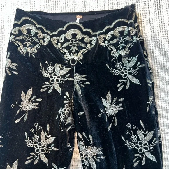 Free People Women's Floral Print Velvet Flared Pants Boho Retro Festival Small - Picture 8 of 14